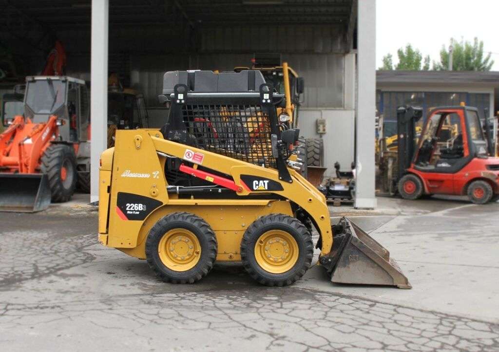 CATERPILLAR 226B3 skid steer - Photo 14