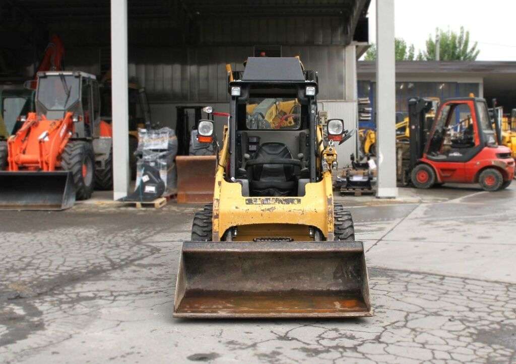 CATERPILLAR 226B3 skid steer - Photo 15
