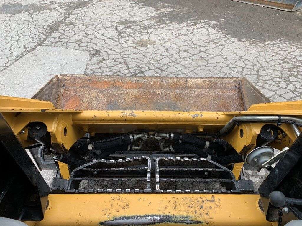 CATERPILLAR 226B3 skid steer - Photo 17