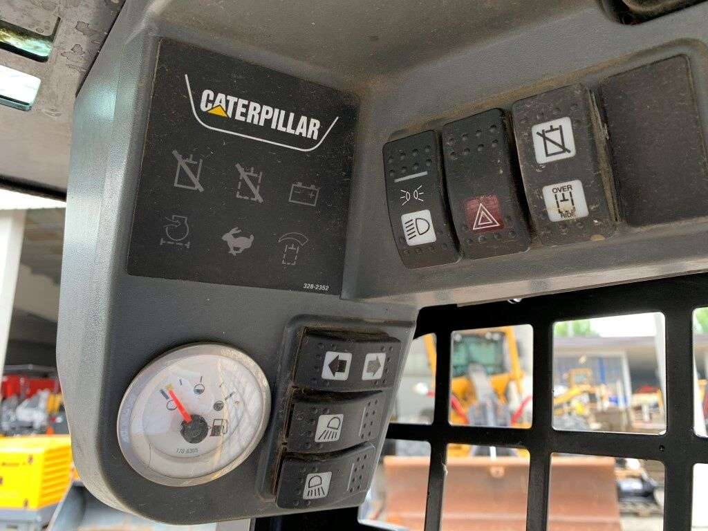 CATERPILLAR 226B3 skid steer - Photo 19