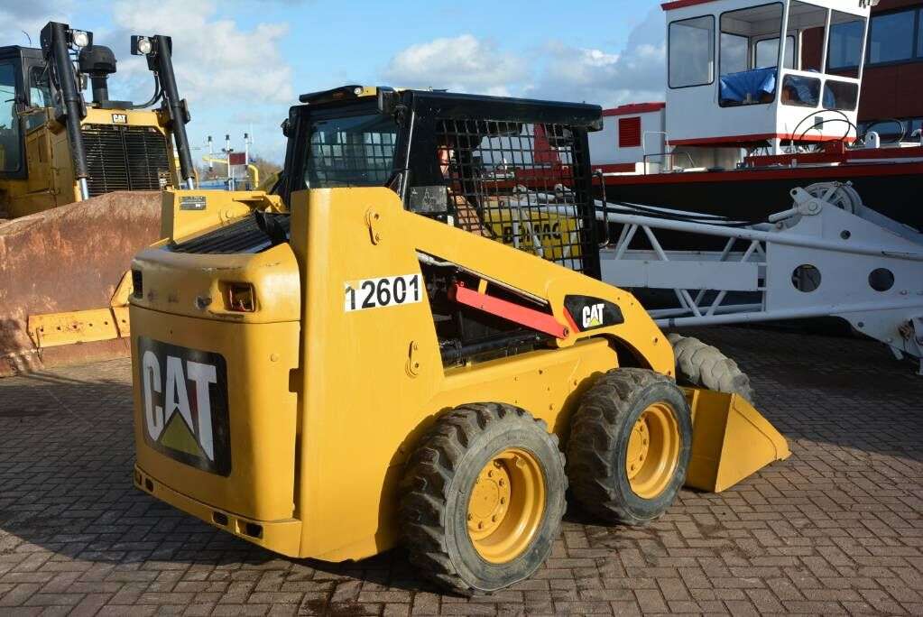 CATERPILLAR 226 B 3 skid steer - Photo 9